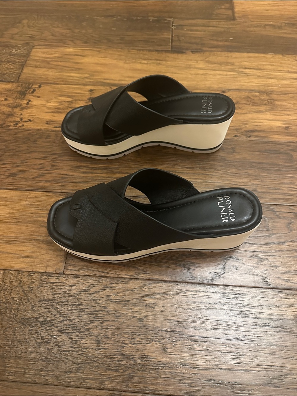 Donald Pliner "Klara" Black Leather Crossband Wedge Slides with White Platform - Picture 3 of 7